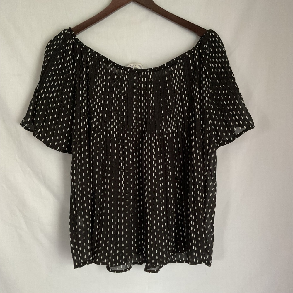 She + Sky Blouse Off Shoulder Flutter Sleeve Pleated Black White Top M